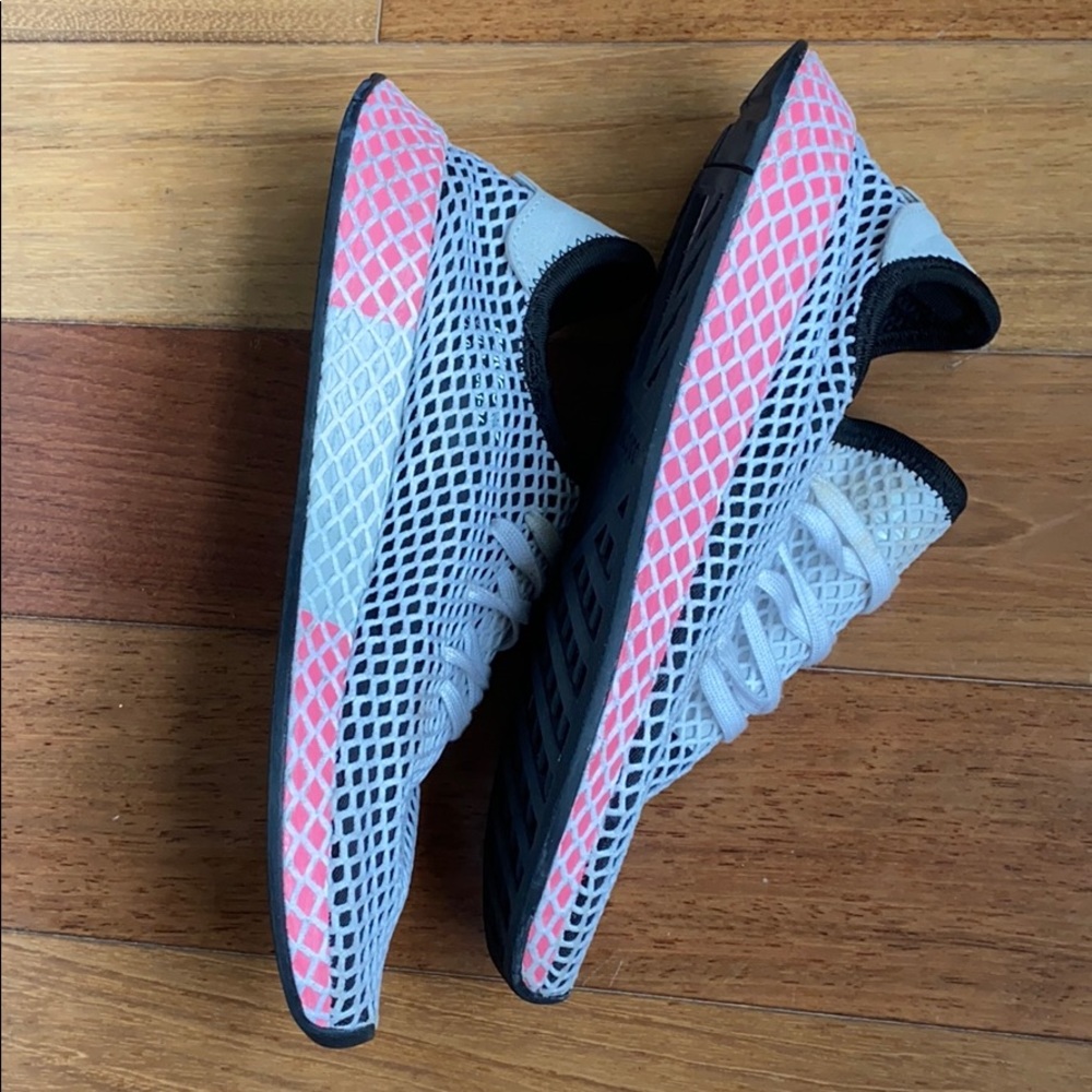 ADIDAS LADIES SHOES SIZE US8.5 - Picture 6 of 6